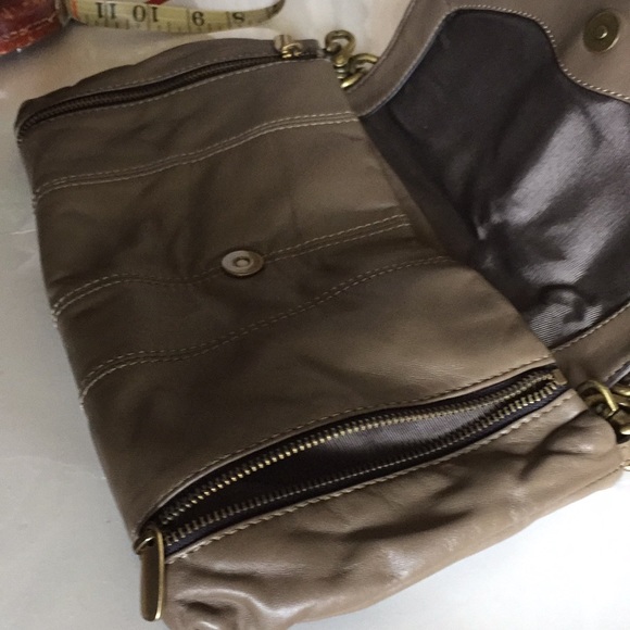 Hype grey leather chain strap shoulder bag- NWT - Picture 4 of 8